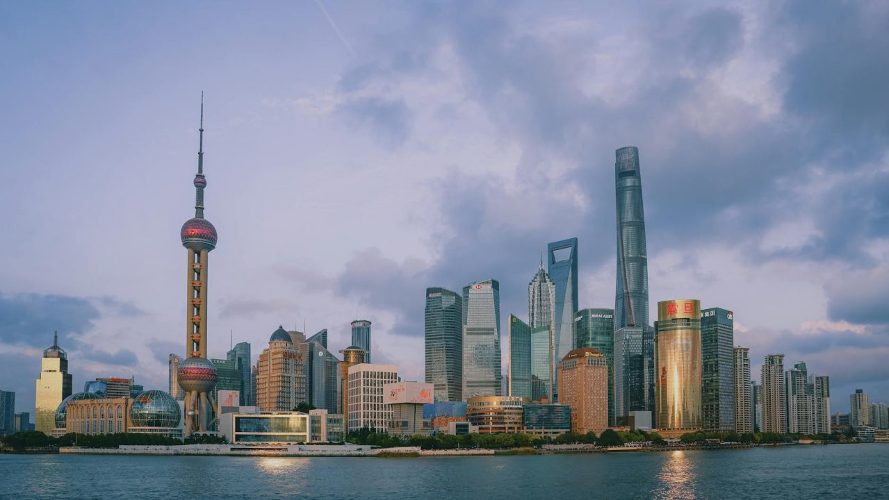 China April Data Misses Forecasts as Retail Sales Growth Plunges